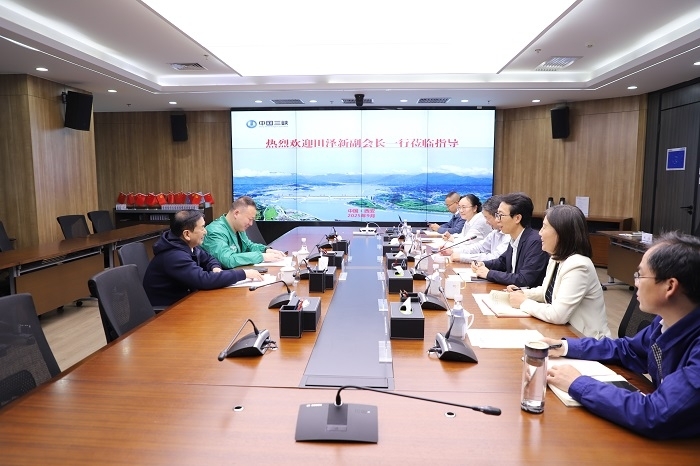 长江文化促进会副会长田泽新一行赴中国三峡集团陕西分公司交流座谈